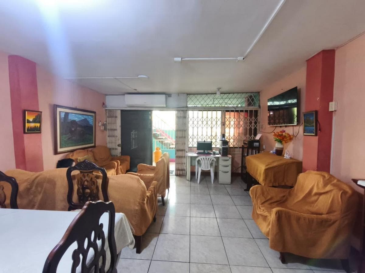 Casa Rentera en El Suburbio. Calle 24 y La E. Entrando por La 25. Guayas — imagen 9