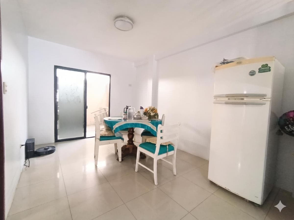 Vendo Casa Esquinera en La Urb. Veranda, Av Narcisa de Jesús, Guayas — imagen 7