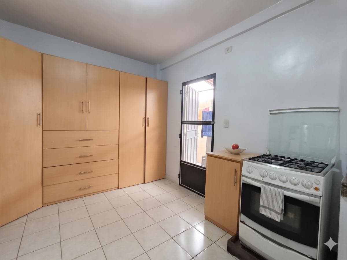 Vendo Casa Esquinera en La Urb. Veranda, Av Narcisa de Jesús, Guayas — imagen 6