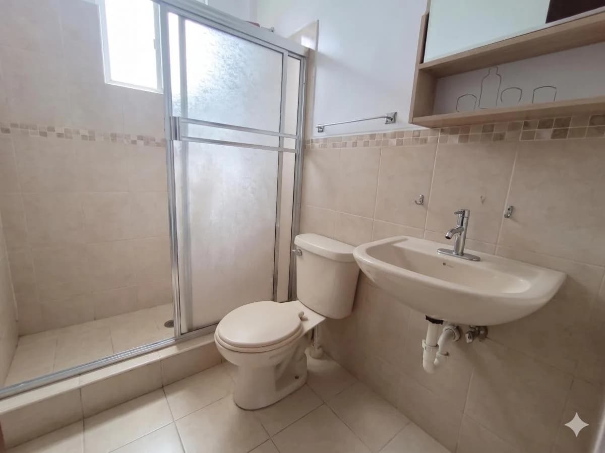 Vendo Casa Esquinera en La Urb. Veranda, Av Narcisa de Jesús, Guayas — imagen 3