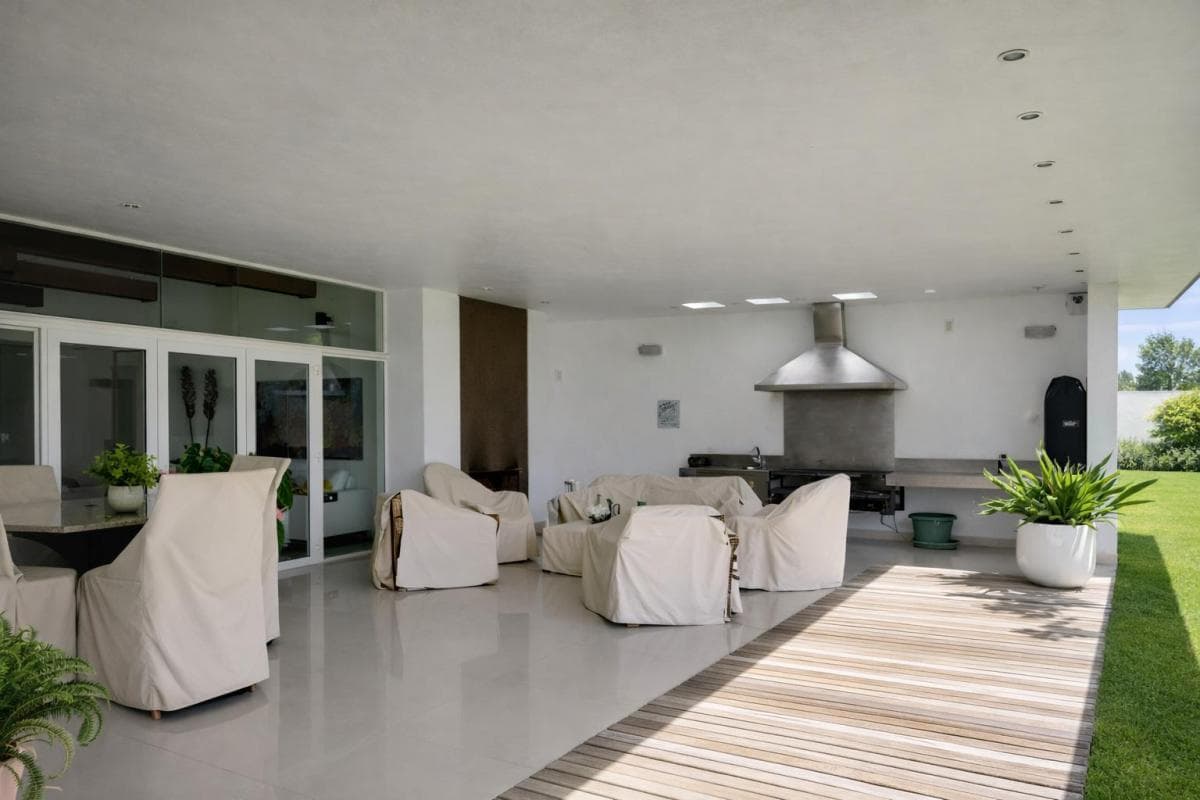 Casa en Venta en Cumbaya Cerca Al Colegio Alemán — imagen 3