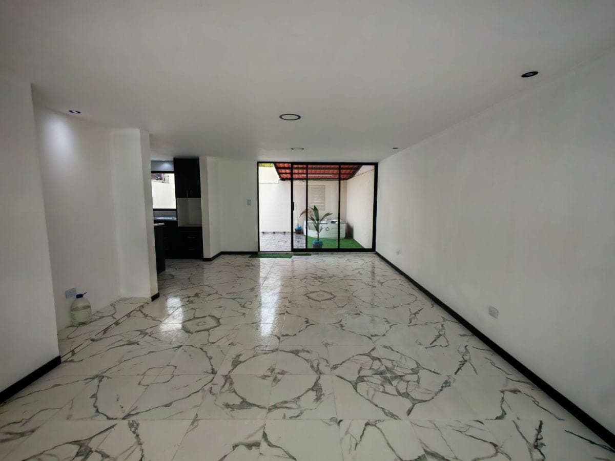 Casa a Estrenar en Venta Sector Conocoto — imagen 8