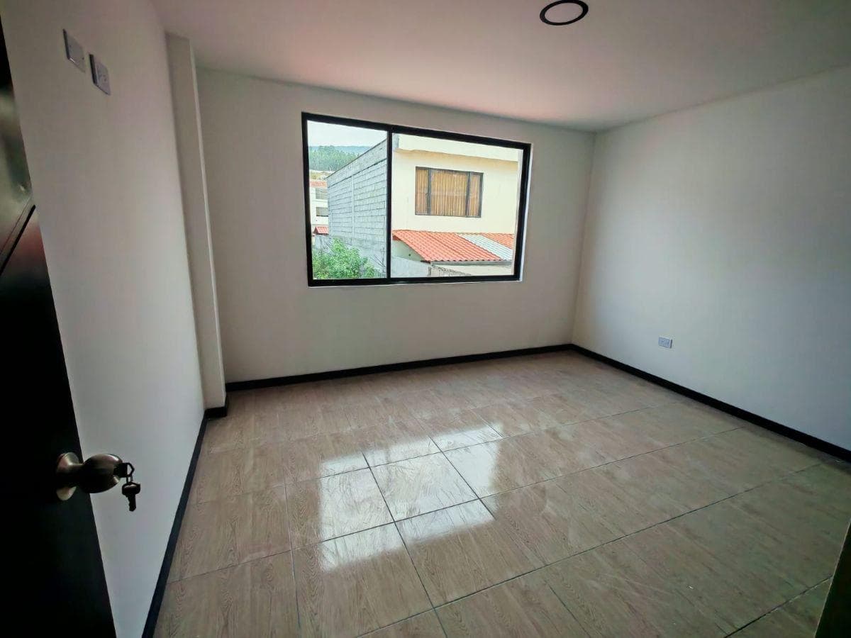 Casa a Estrenar en Venta Sector Conocoto — imagen 7