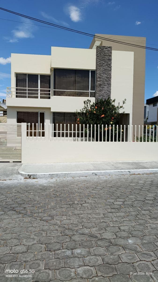 Casa de Venta en Cumbaya en Urbanización Privada — imagen 10