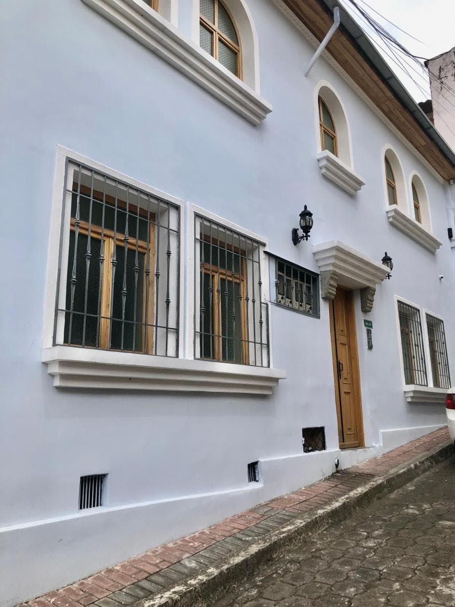 Vendo Casa con 5 Departamentos, Centro Histórico Detrás Basílica Mlasanza — imagen 8