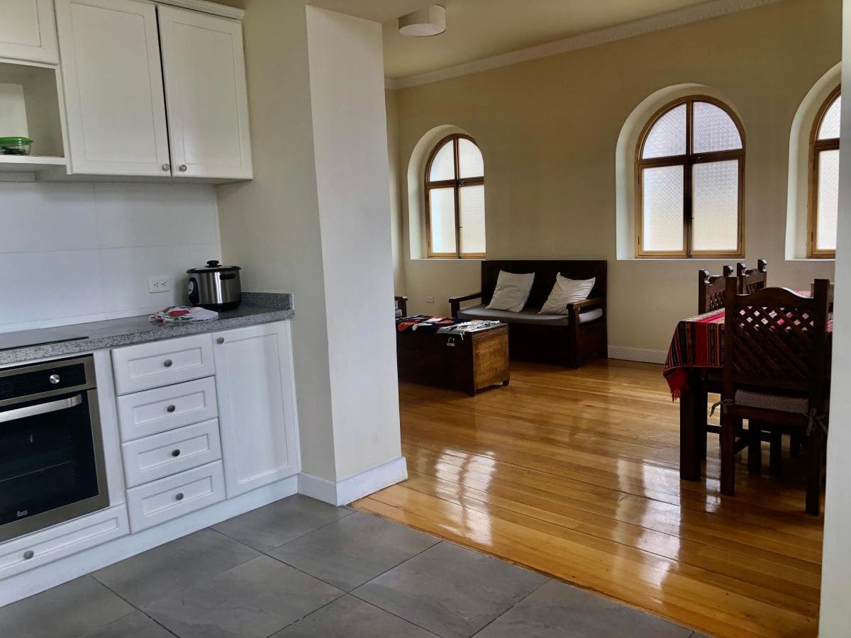 Vendo Casa con 5 Departamentos, Centro Histórico Detrás Basílica Mlasanza — imagen 6