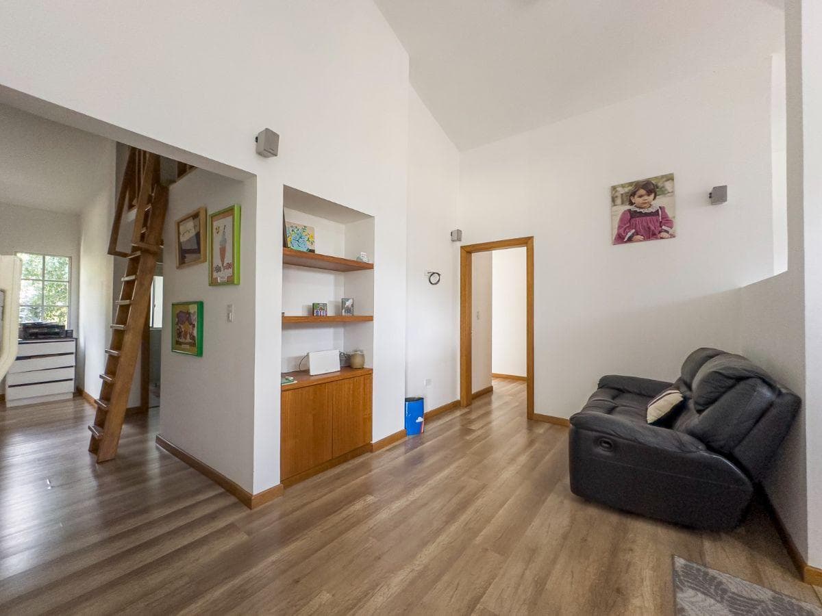 Casa de 1250 m² con 4 Dorm. en Venta en Lumbisí — imagen 7
