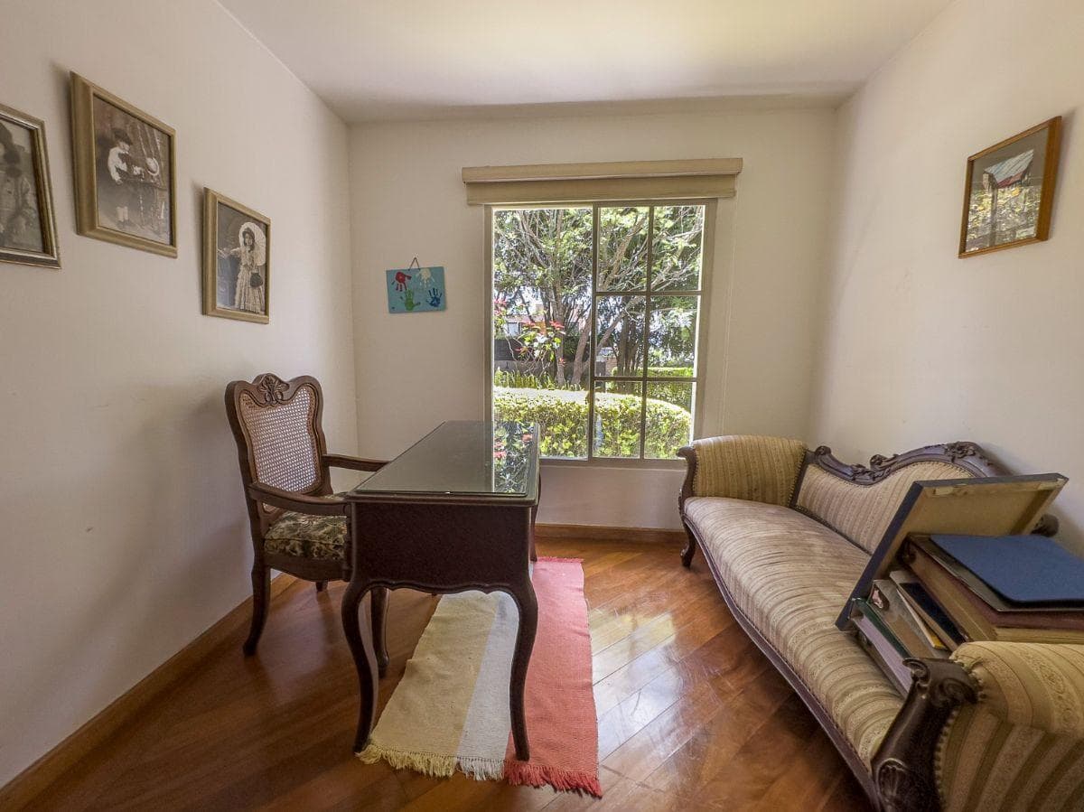 Casa de 1250 m² con 4 Dorm. en Venta en Lumbisí — imagen 6