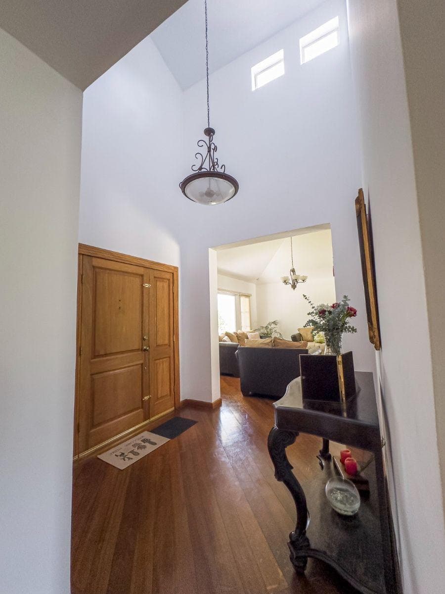Casa de 1250 m² con 4 Dorm. en Venta en Lumbisí — imagen 2