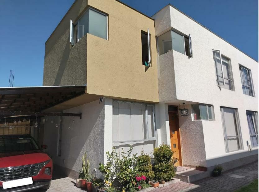 Casa en Venta de 128 m² de Construcción, Ubicada en El Dean Bajo, a 500 m de Colegio Gutembe — imagen 1