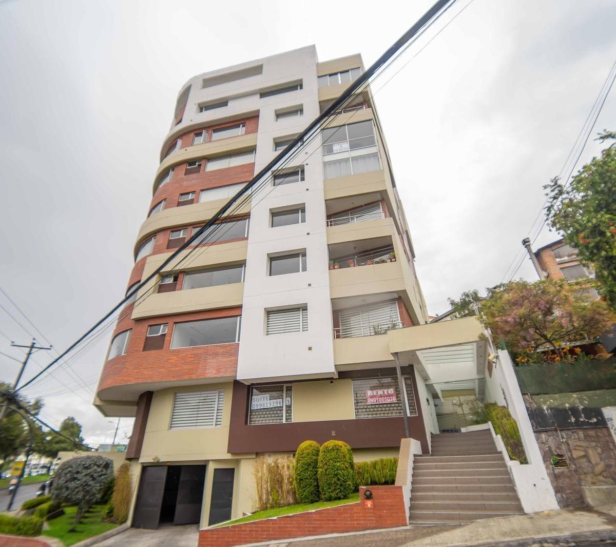 Suite en Venta Eloy Alfaro y Gaspar de Villarroel 6to Piso Vista Panorámica — imagen 1
