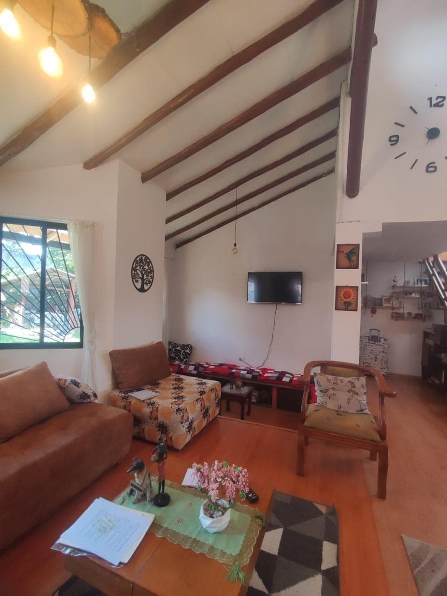Casa de 1988 m² con 4 Dorm. en Venta en Alangasí — imagen 5