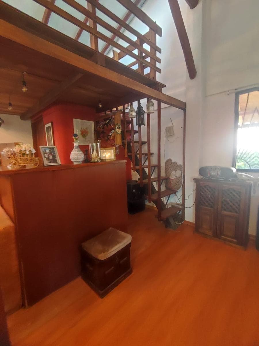 Casa de 1988 m² con 4 Dorm. en Venta en Alangasí — imagen 3