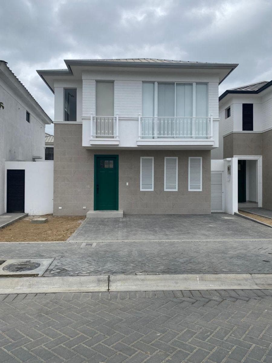 Casa con 3 Dorm. en Venta en Vía a La Costa, 180 m², Guayas — imagen 1