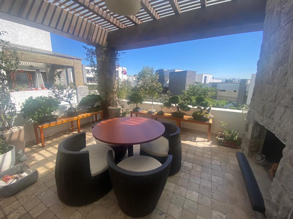 Vendo, Cumbayá, Departamento, Zona Centrica, Terraza, Chimenea, Vista! — imagen 1