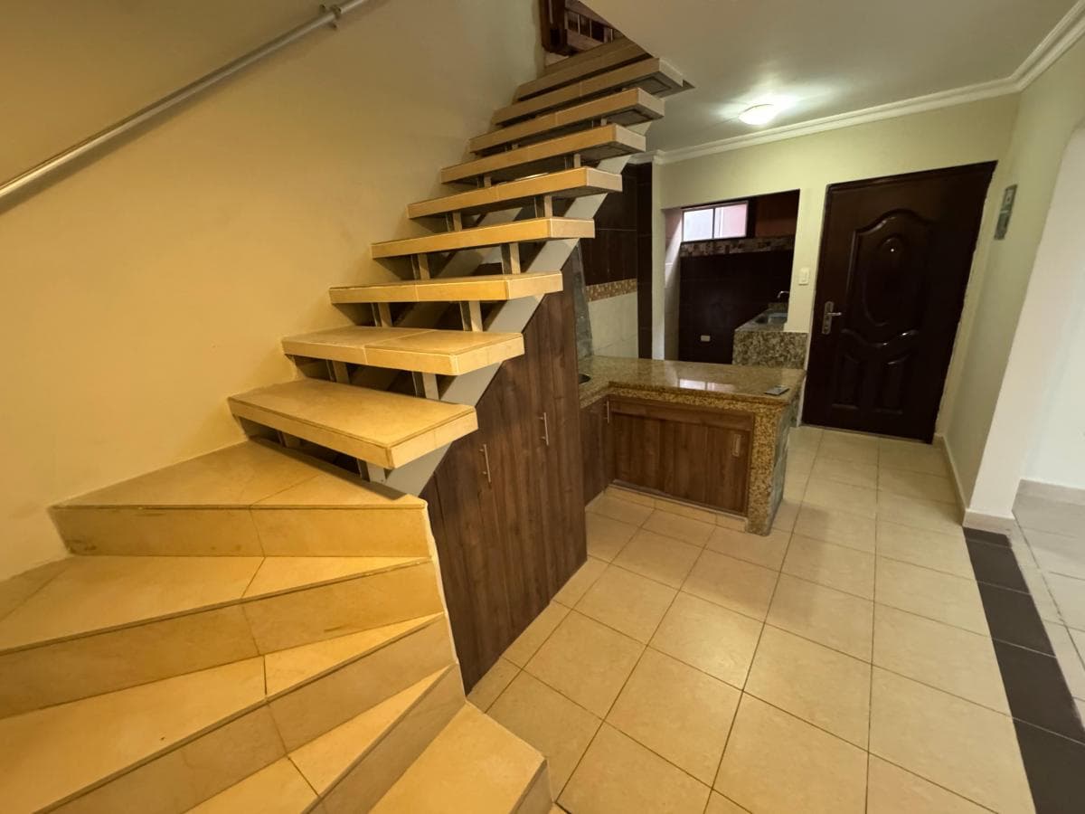 En Venta Casa en Cdla. El Cóndor en Norte de Guayaquil. Guayas — imagen 10