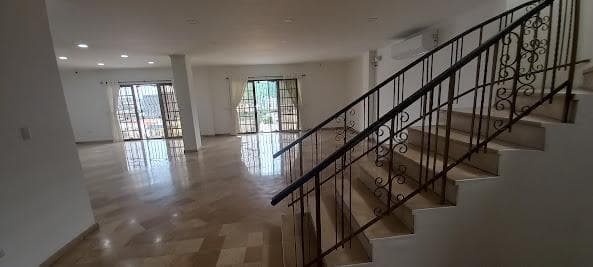 Departamento con Terraza Privada en Los Ceibos Urb. Las Cumbres Venta o Alquiler, Guayas — imagen 1