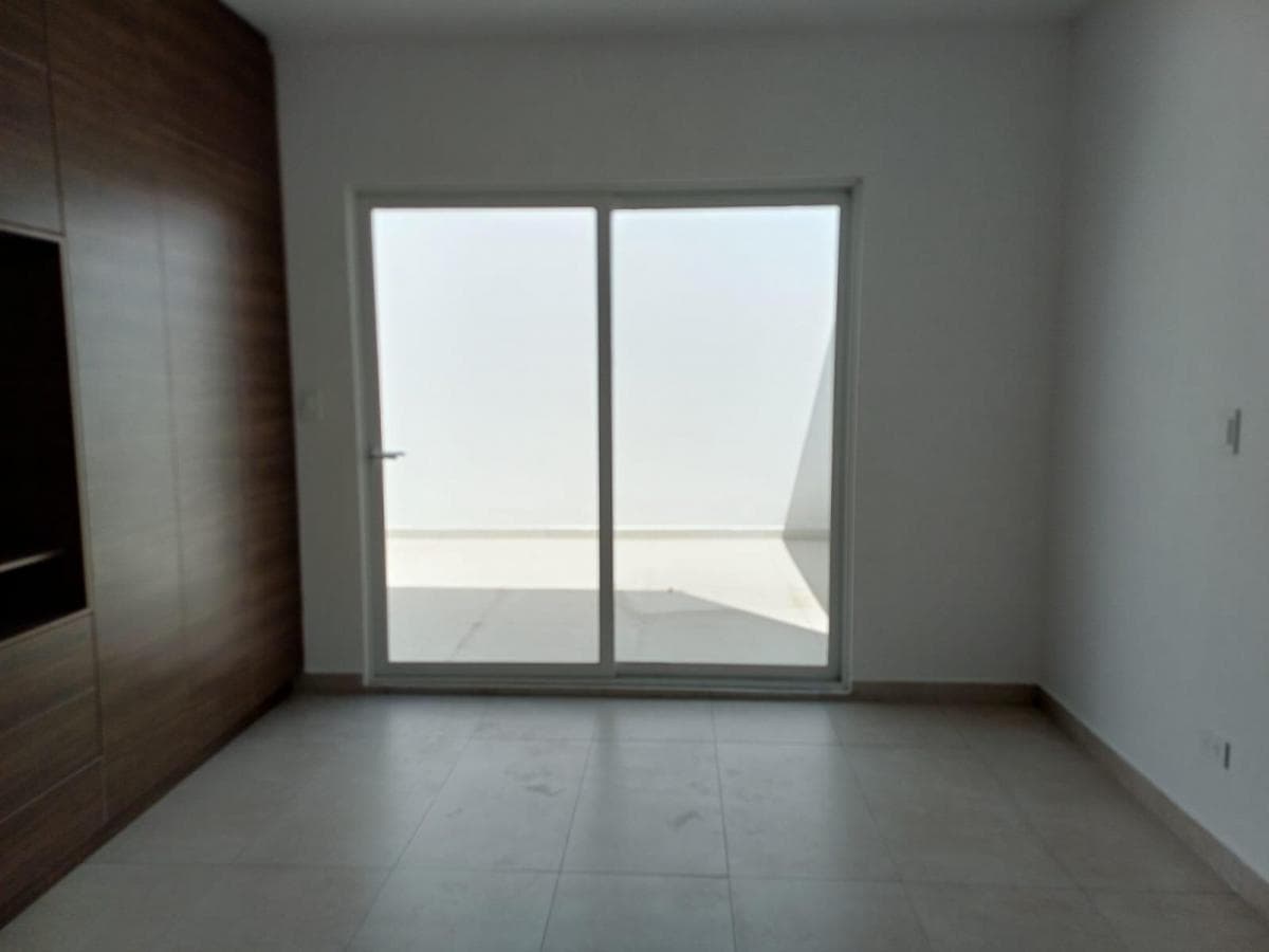 Exclusivo Departamento en Venta de 3 Dorm. con Patio Privado en Yanazarapata - Cumbayá — imagen 3