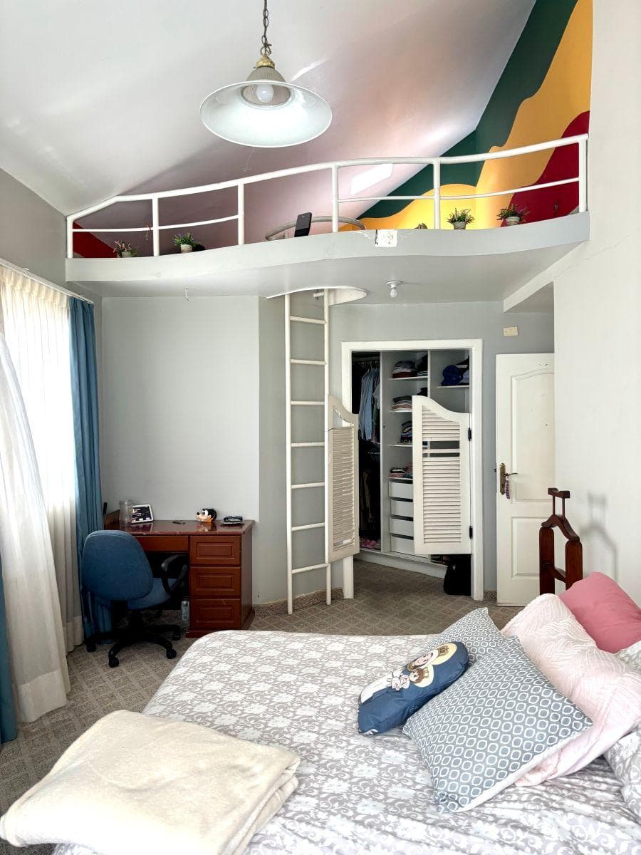 Miravalle Vendo Hermosa Residencia 4 Dorm. urb, Privada — imagen 3