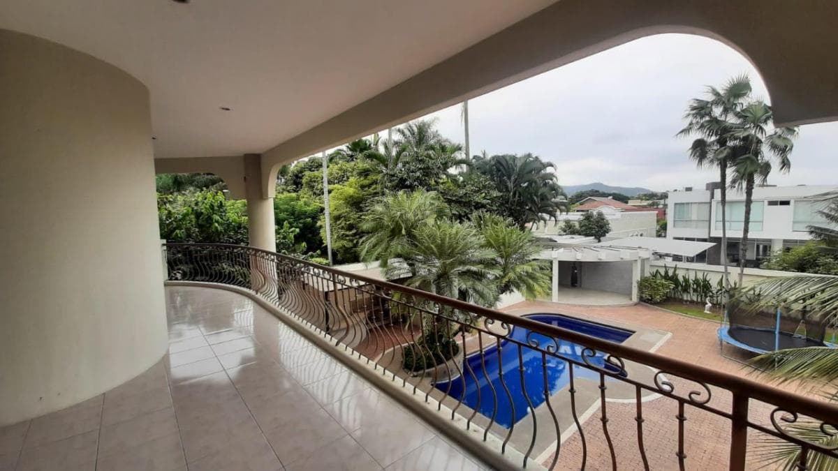 Laguna Club Se Alquila o Vende Linda Casa con Amplias Áreas Exteriores!, Guayas — imagen 8