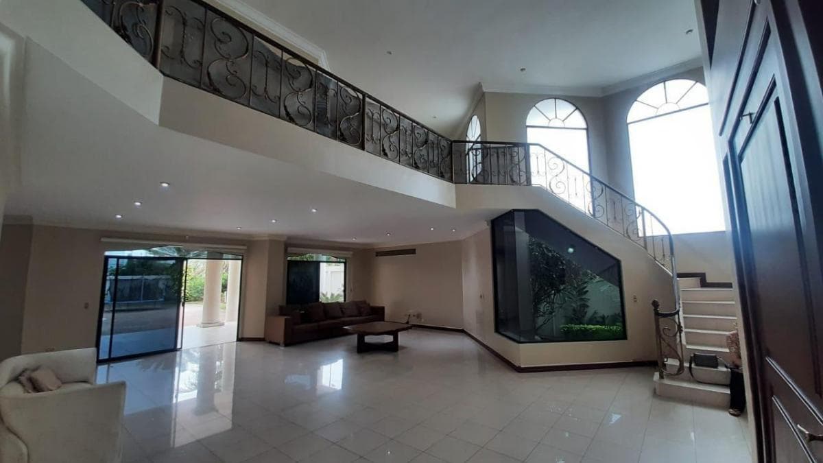 Laguna Club Se Alquila o Vende Linda Casa con Amplias Áreas Exteriores!, Guayas — imagen 3