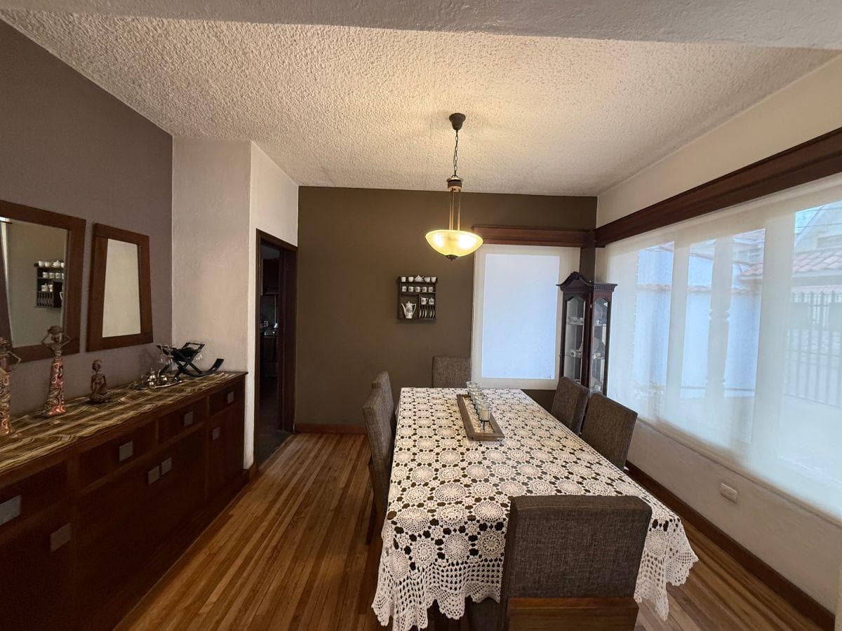Casa Esquinera en Venta, Azuay — imagen 9