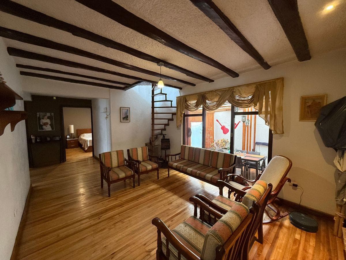 Casa Esquinera en Venta, Azuay — imagen 4