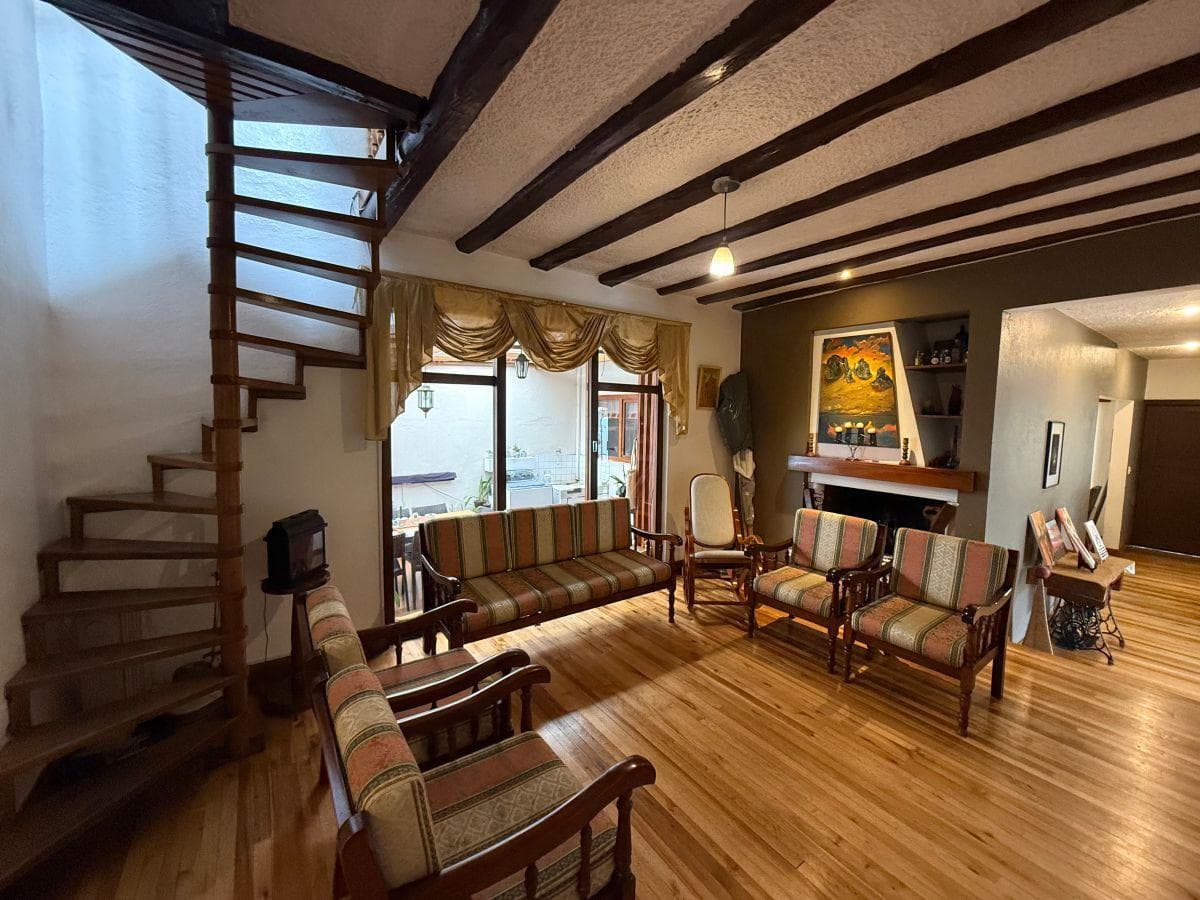 Casa Esquinera en Venta, Azuay — imagen 3