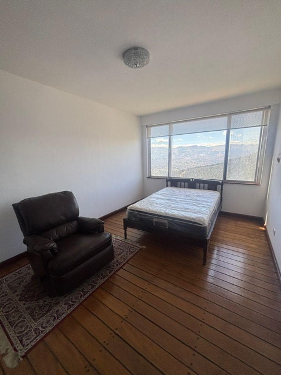 Vendo Departamento en Gonzalez Suarez de Tres Habitaciones con Vista — imagen 6