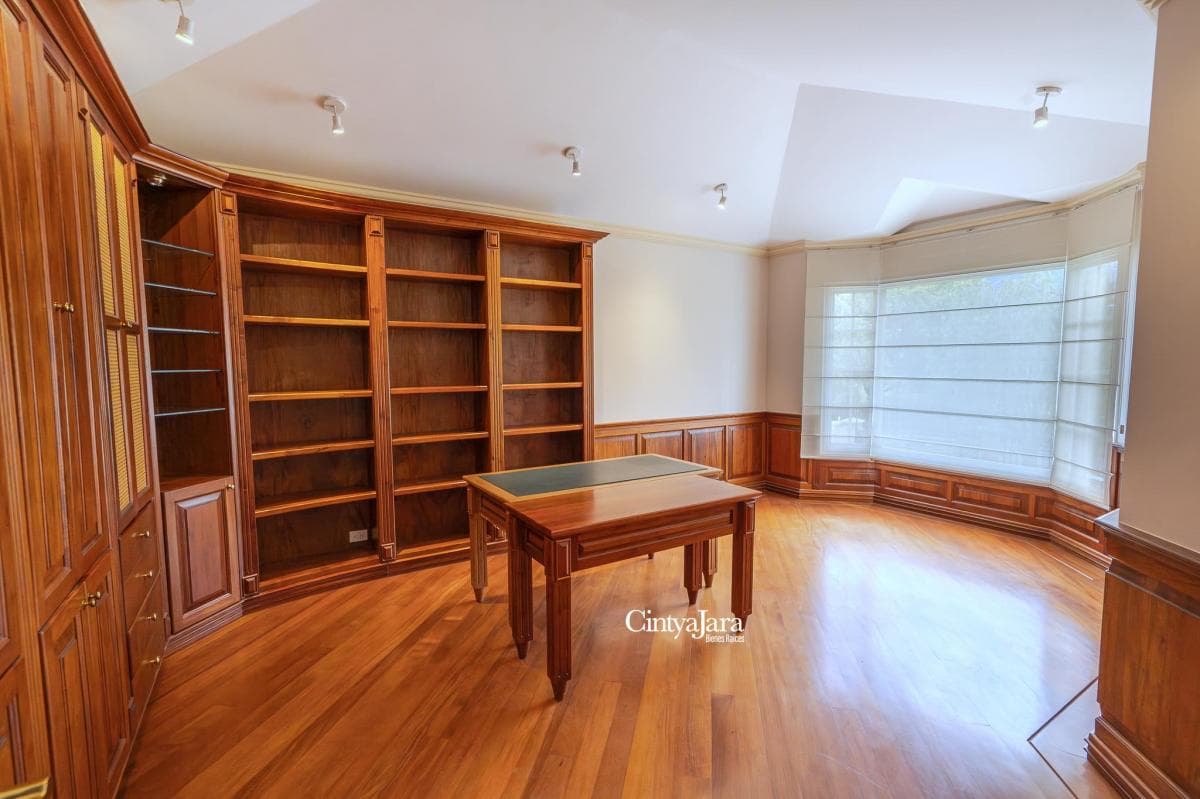 Casa en Venta, Cumbaya, Urbanización de Lujo, 4 Dorm. y Piscina — imagen 8
