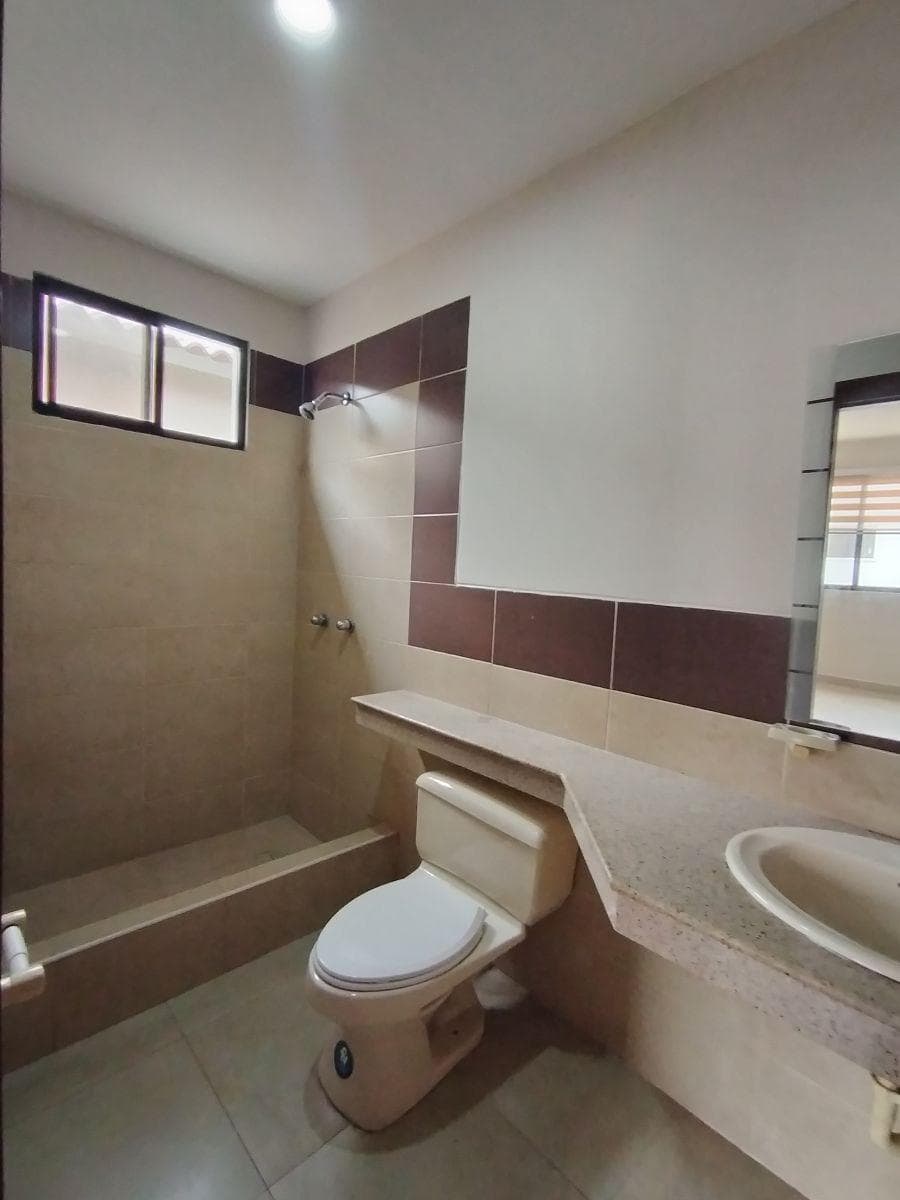 Venta Casa en Ciudad Celeste, Guayas — imagen 4