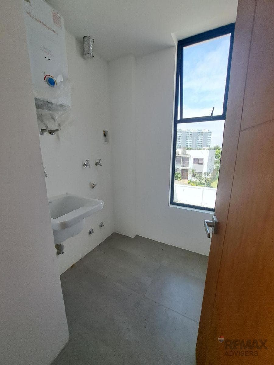 Vendo Dpto 202 Icon Bay Torre B 175 m² Isla Mocoli, Guayas — imagen 3