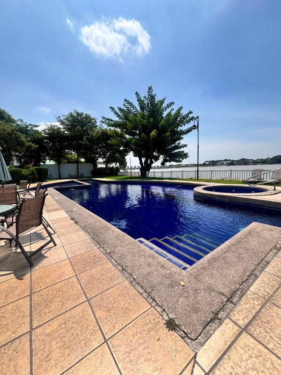 Exclusivo Departamento en Venta en El Km 5 Samborondon, Guayas — imagen 9