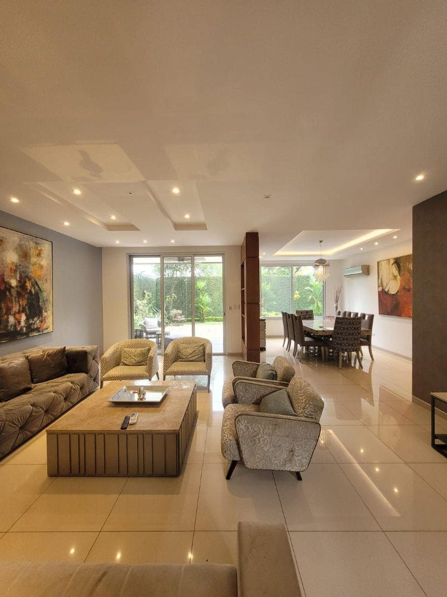 Vendo Casa en Urb. Vista Sol, Samborondon, Guayas — imagen 1