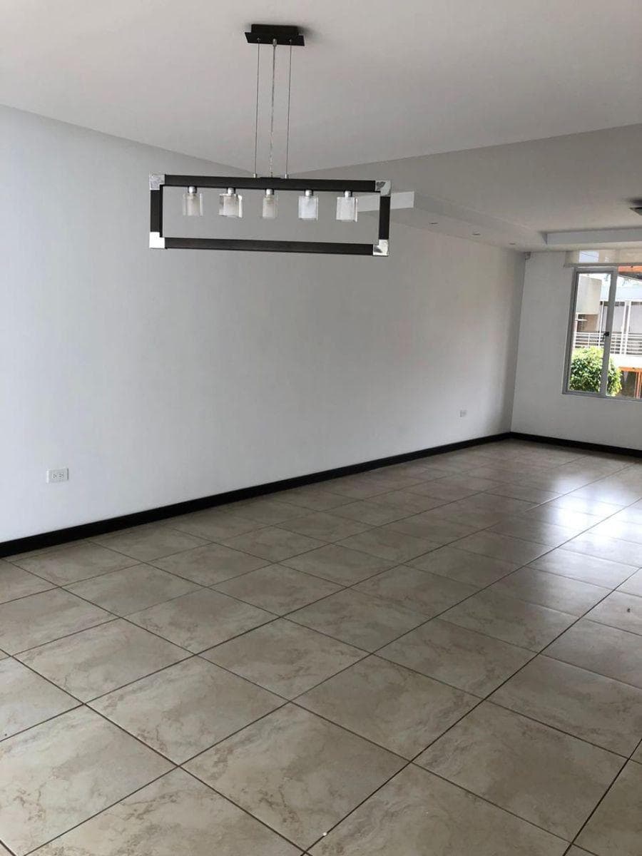 Casa de Venta de 3 Habitaciones en Tumbaco — imagen 10