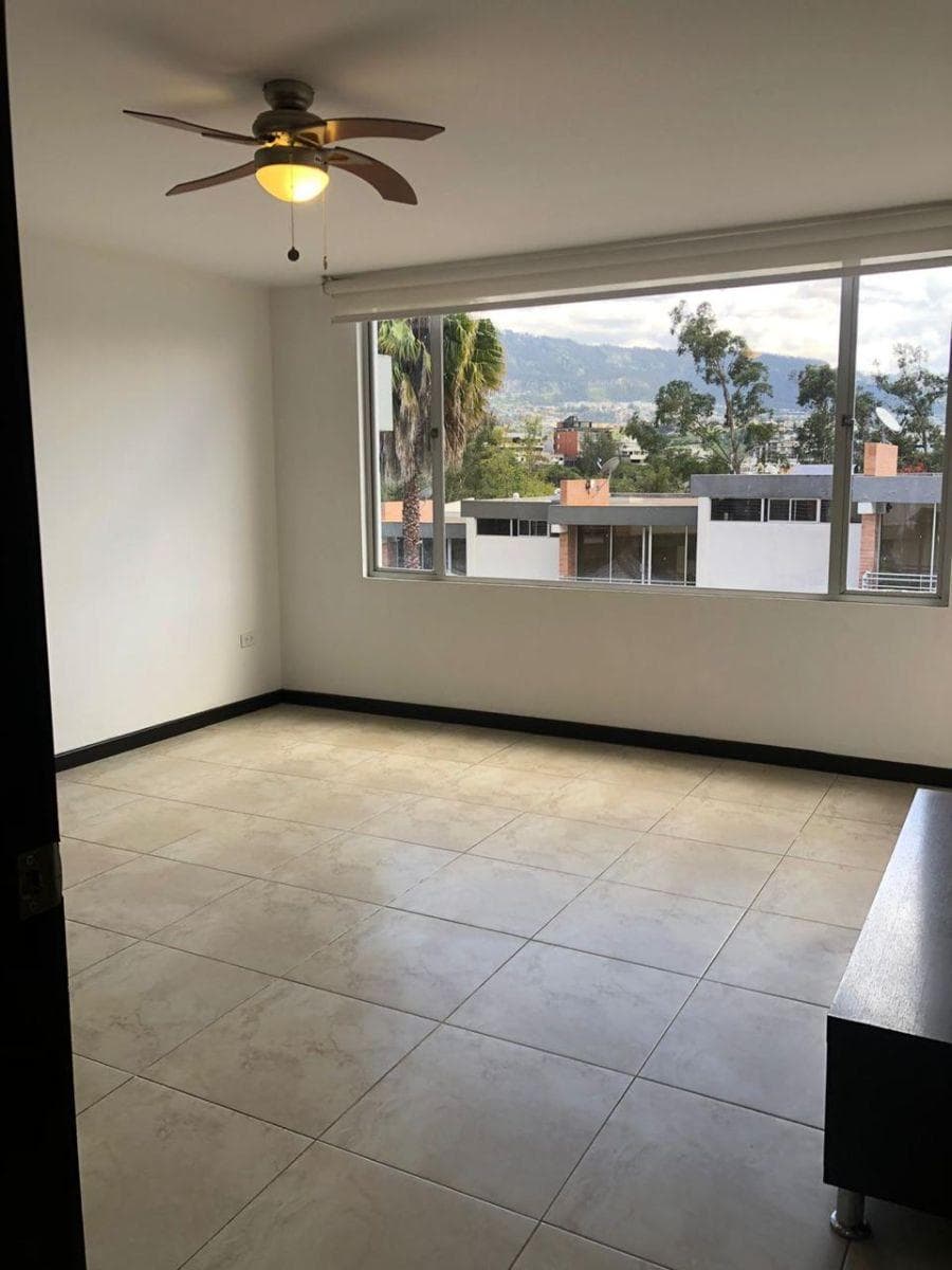 Casa de Venta de 3 Habitaciones en Tumbaco — imagen 6