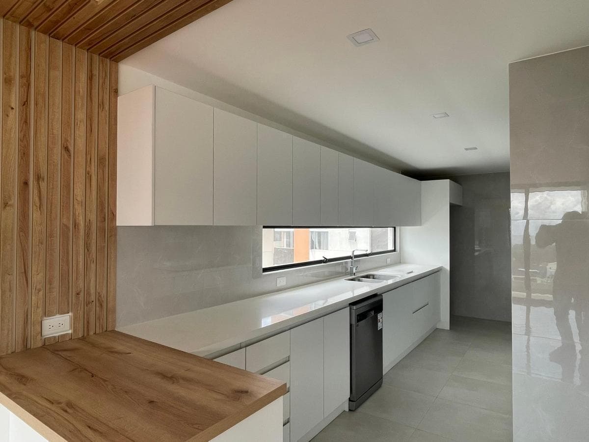 Venta Departamento de Lujo 3 Dorm. a Estrenar en Urbanización El Condado - Quito — imagen 4