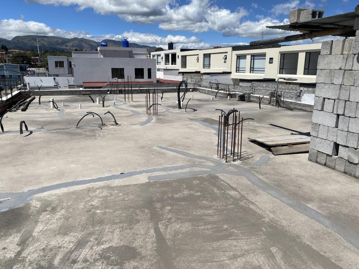 Venta Superficie de 229 m² Para Construir Departamento de 3 Dorm., Sector Tumbaco — imagen 5