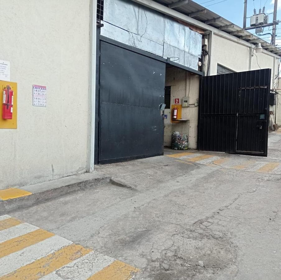 Se Vende Terreno con 4 Galpones, Sector Norte de Quito. Uso Industrial. Provincia de Pichincha — imagen 2