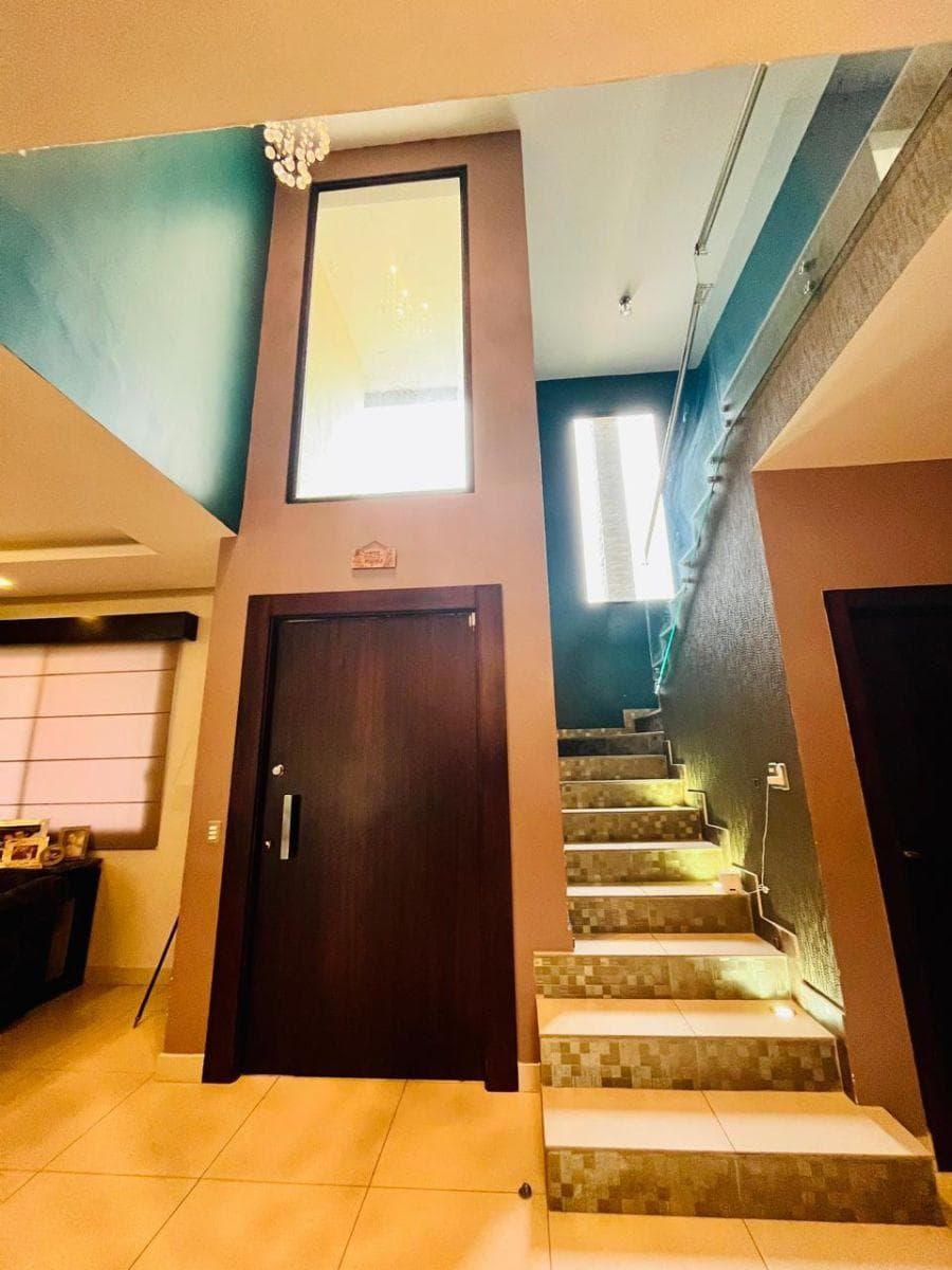 Samborondón, Vendo Casa, 4 Habitaciones + Estudio + Piscina, Guayas — imagen 4