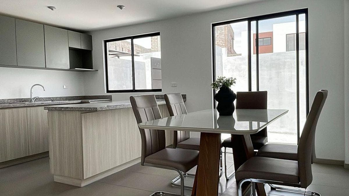 Casas en Venta en La Mitad del Mundo Aptas Para Credito Vip/vis — imagen 10