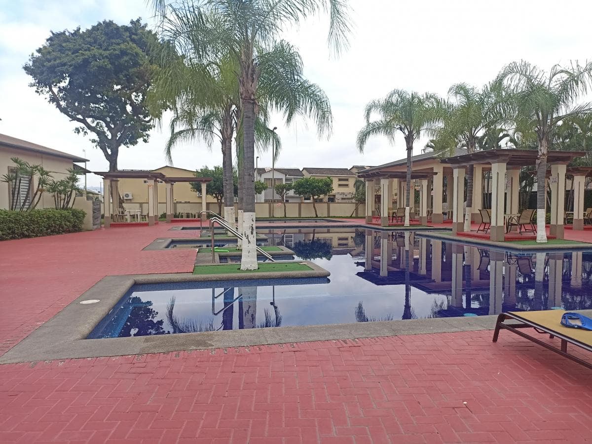 Villa Club Casa en Venta - a Marín, Guayas — imagen 8