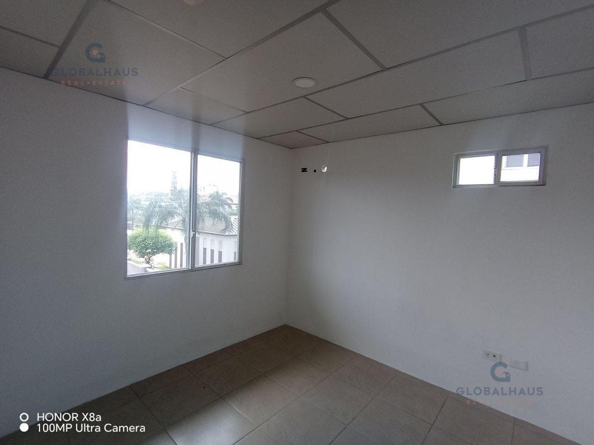Departamento en Venta con Tres Habitaciones en León Febres Cordero Ribadeneyra m. N. Guayas — imagen 3
