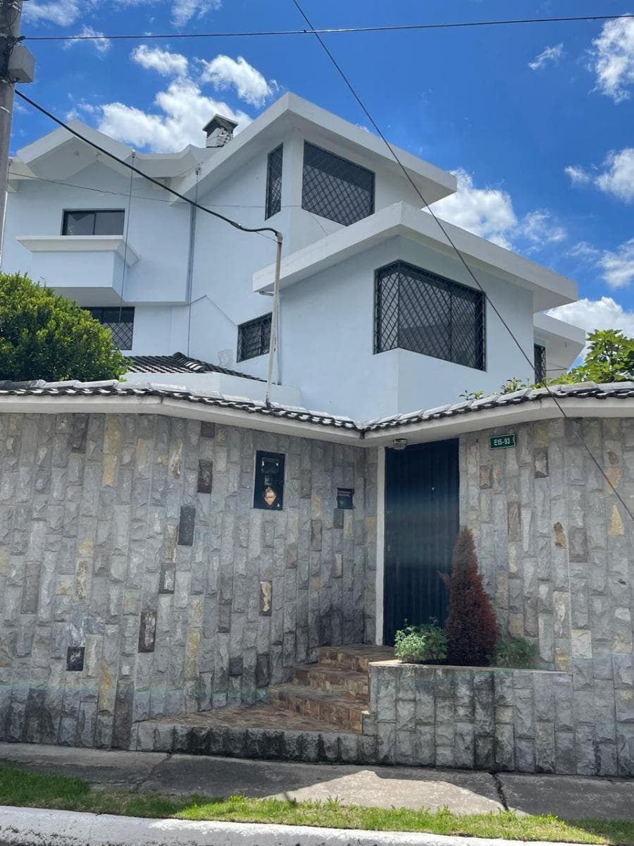 Se Vende Casa Dentro de Urbanizacion Sector San Isidro del Inca — imagen 10