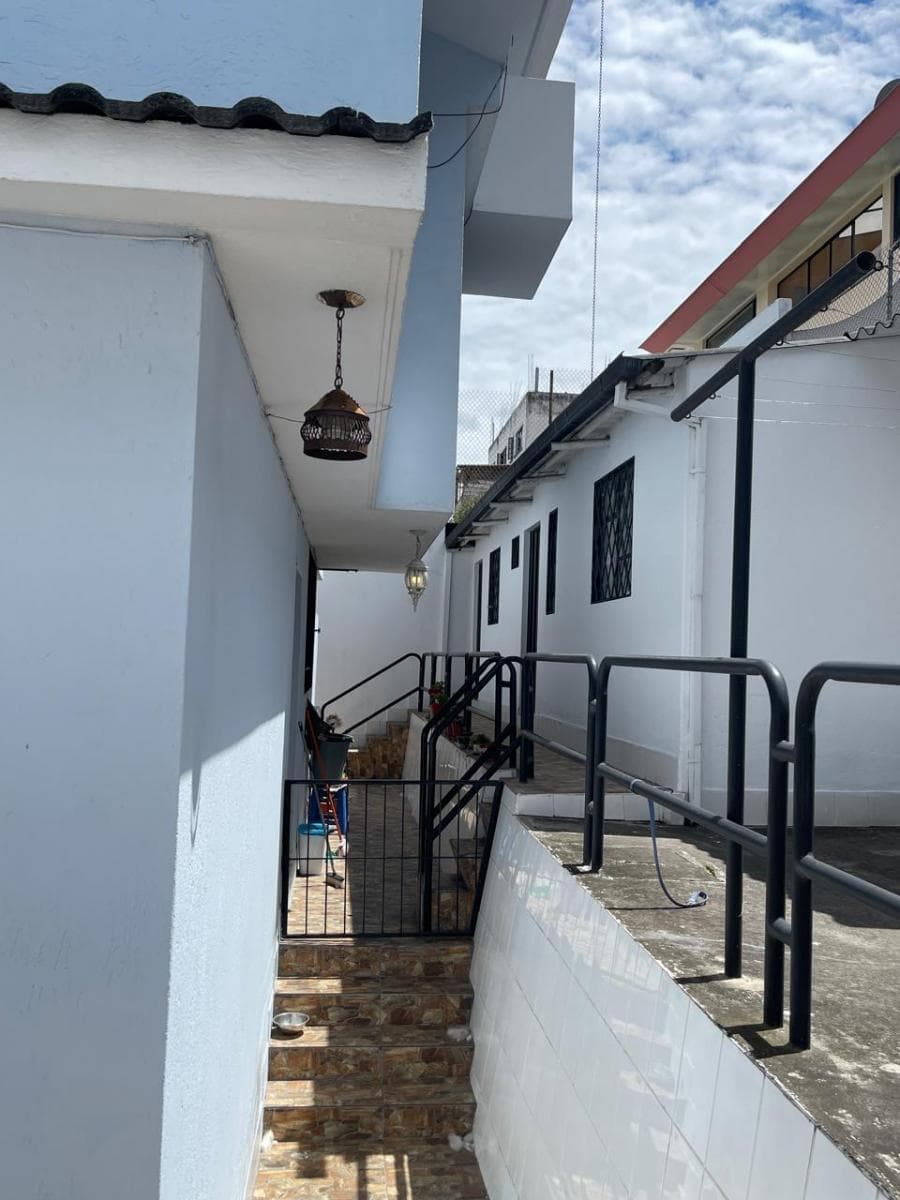 Se Vende Casa Dentro de Urbanizacion Sector San Isidro del Inca — imagen 7