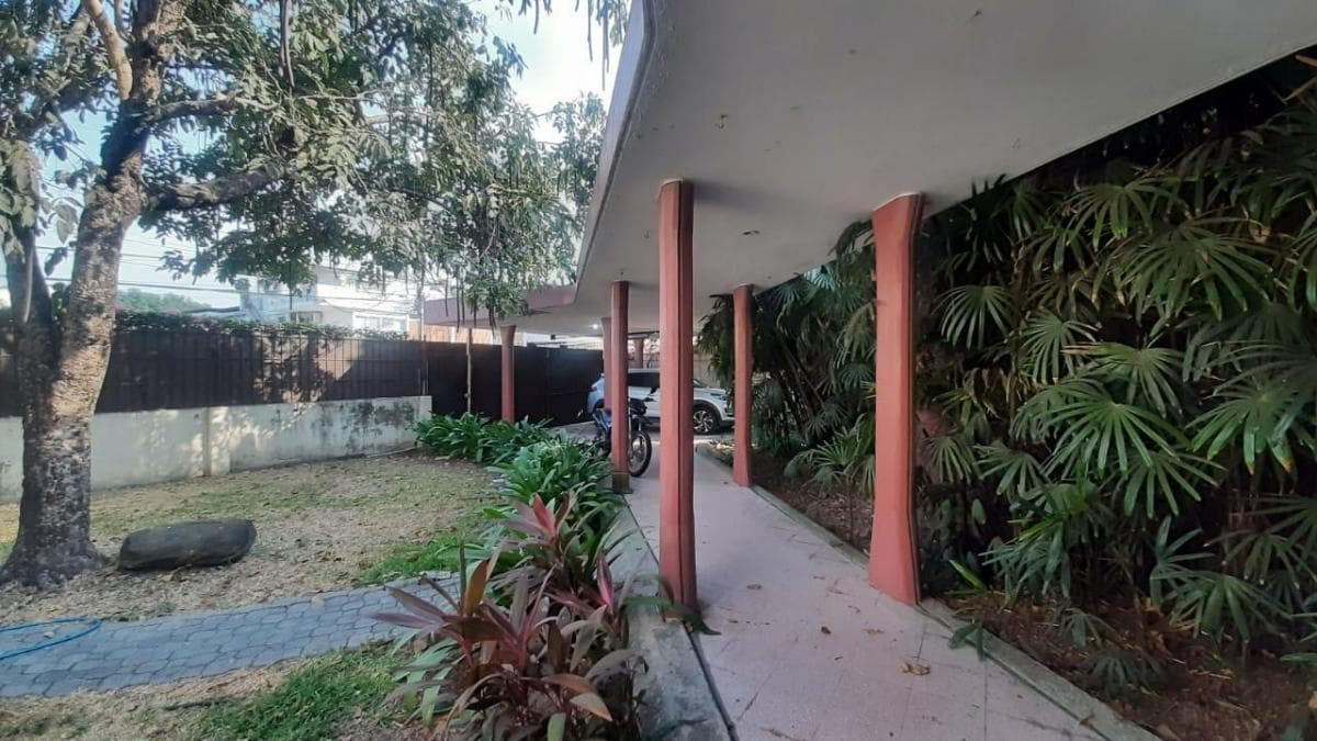 Urdesa Zona Comercial en Venta Casa de Una Planta 800 m² Terreno!, Guayas — imagen 3