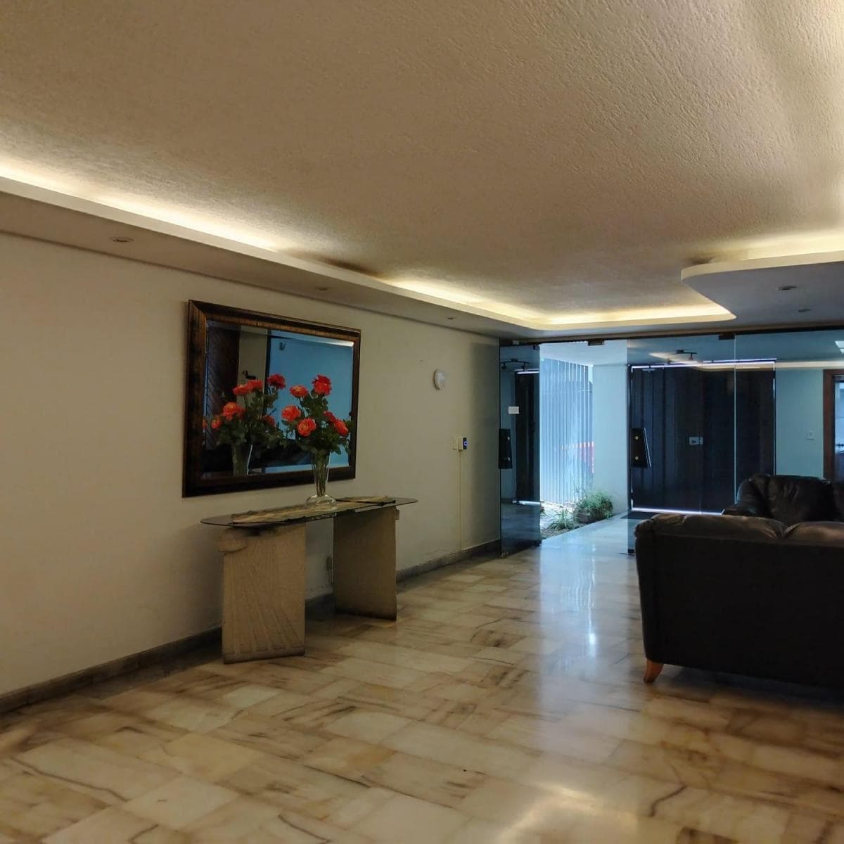Venta de Apartamento en El Quito Tenis de 4 Dorm. y Estudio. Provincia de Pichincha — imagen 10