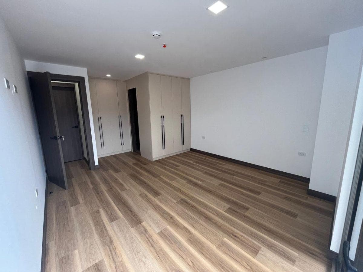 Dúplex por Estrenar con Terraza y Balcón, Excelente Ubicación, Azuay — imagen 7