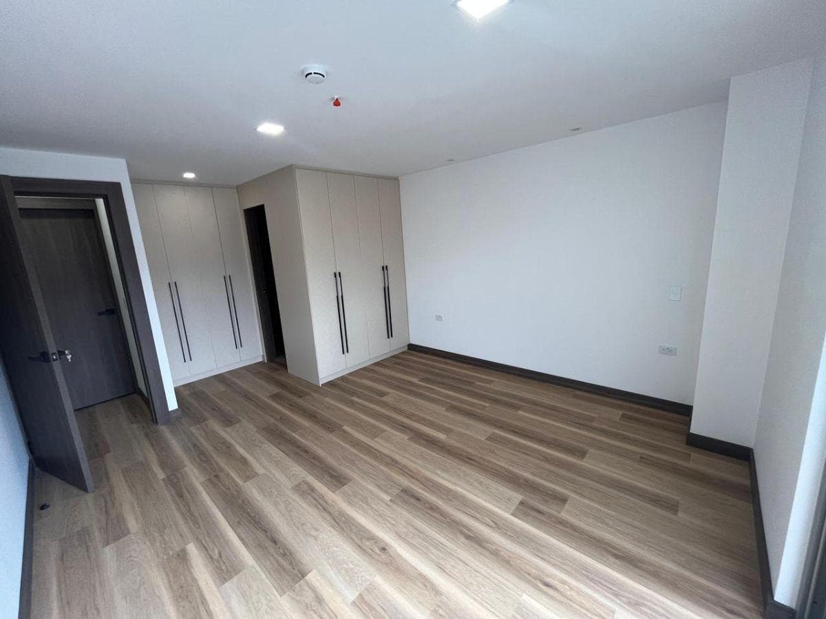 Dúplex por Estrenar con Terraza y Balcón, Excelente Ubicación, Azuay — imagen 3
