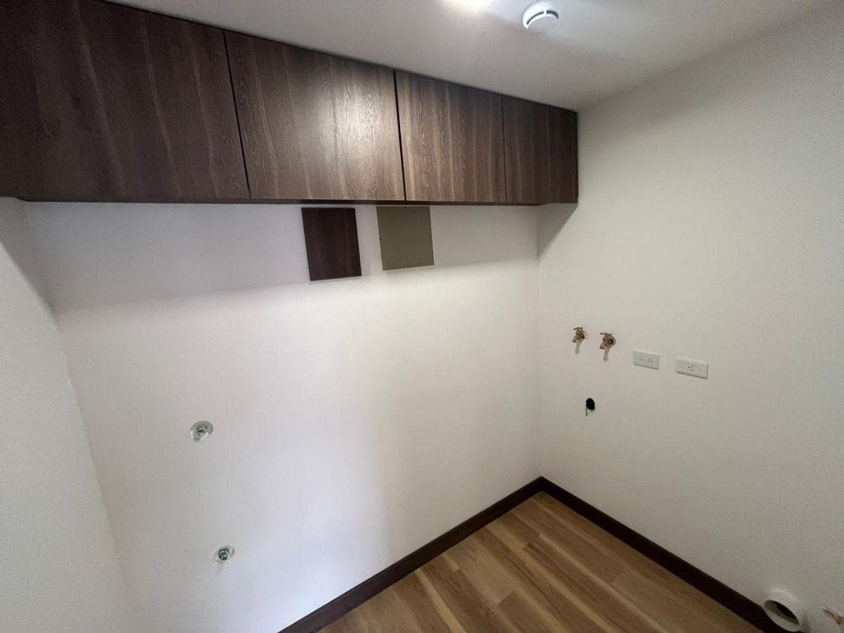 Dúplex por Estrenar con Terraza y Balcón, Excelente Ubicación, Azuay — imagen 2